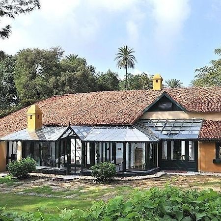 Welcomheritage Connaught House Mount Abu Exterior photo