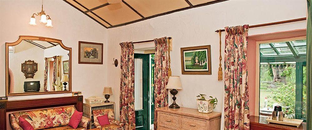 Welcomheritage Connaught House Mount Abu Exterior photo