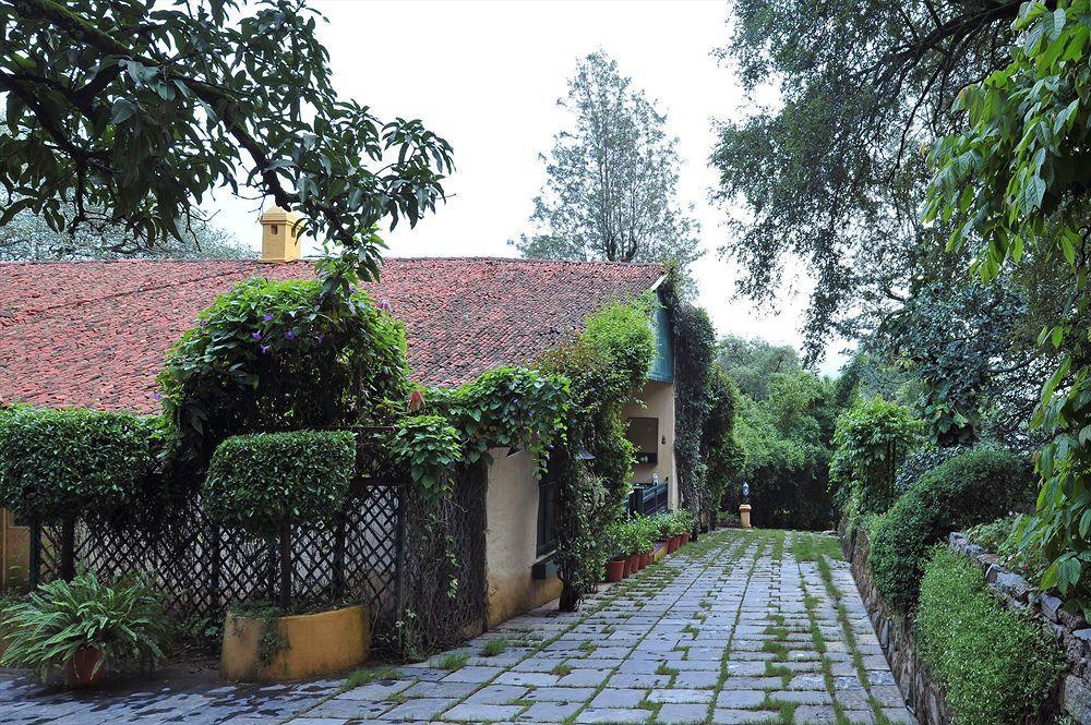 Welcomheritage Connaught House Mount Abu Exterior photo