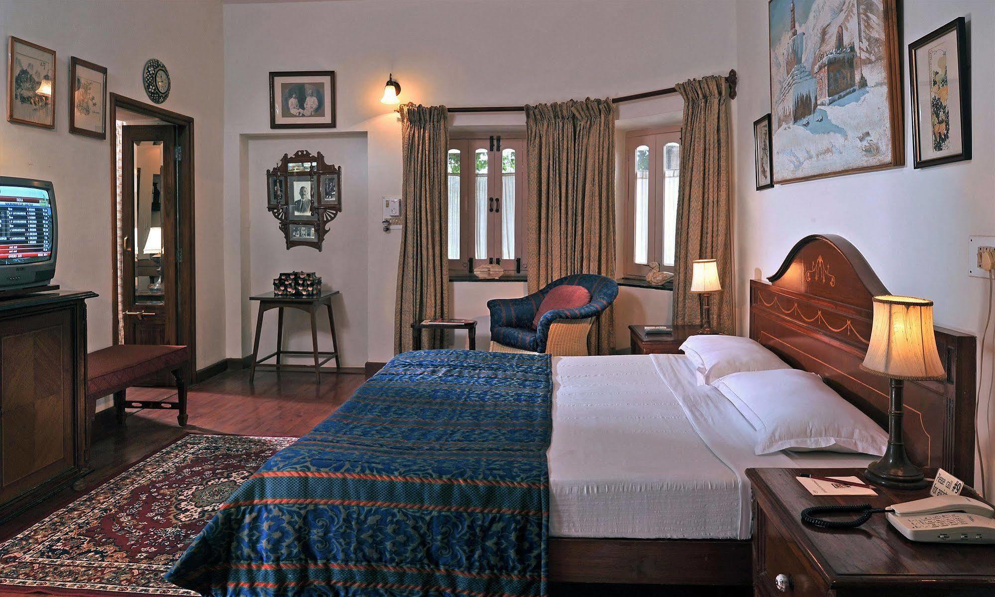 Welcomheritage Connaught House Mount Abu Exterior photo