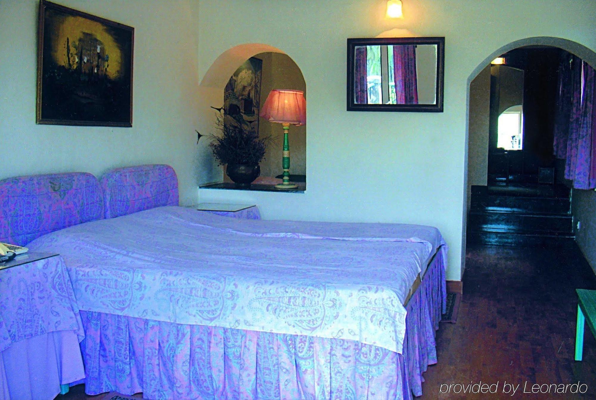 Welcomheritage Connaught House Mount Abu Exterior photo